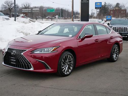 2025 Lexus ES 300h Luxury
