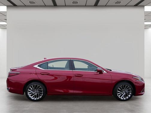 2025 Lexus ES 300h Luxury