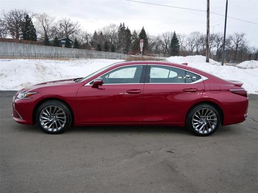 2025 Lexus ES 300h Luxury