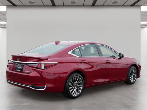2025 Lexus ES 300h Luxury
