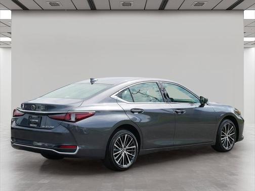 2024 Lexus ES 250 Base