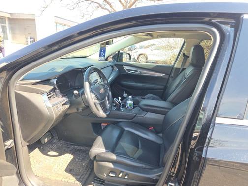 Stellar Black Metallic 2017 Cadillac XT5 Premium Luxury