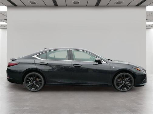 2022 Lexus ES 250 Base