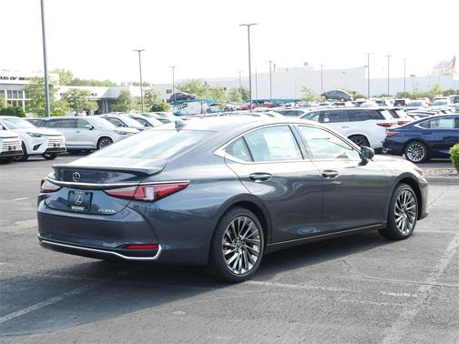 2025 Lexus ES 300h Ultra Luxury