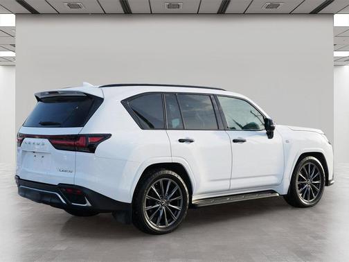 2022 Lexus LX 600 F SPORT
