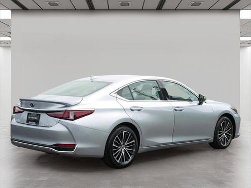 2024 Lexus ES 300h F SPORT Design