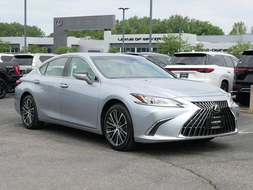 2024 Lexus ES 300h F SPORT Design