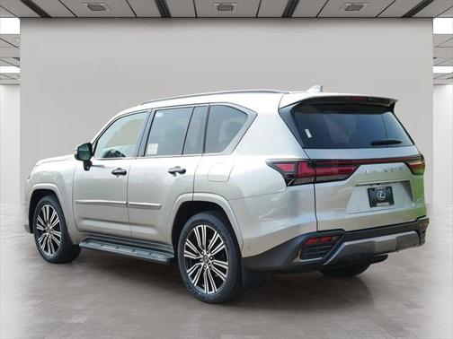 2025 Lexus LX 700h Luxury