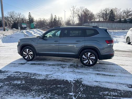 2024 Volkswagen Atlas 2.0T SE w/Technology 4MOTION