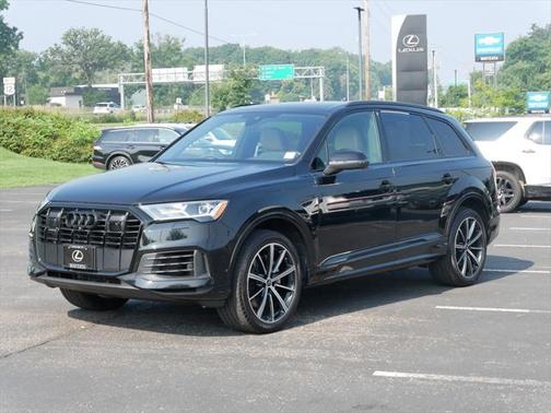 2023 Audi Q7 55 Premium Plus