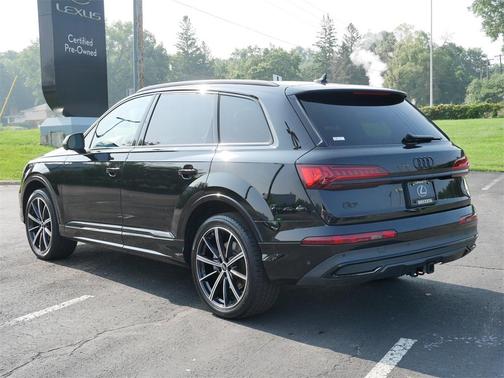 2023 Audi Q7 55 Premium Plus