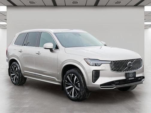 2025 Volvo XC90 B5 Core