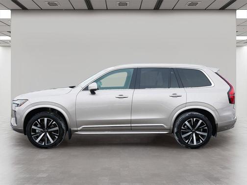 2025 Volvo XC90 B5 Core