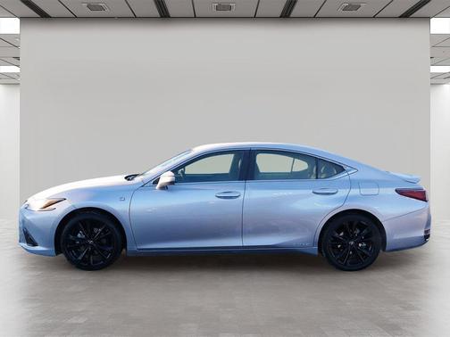 2022 Lexus ES 300h F SPORT