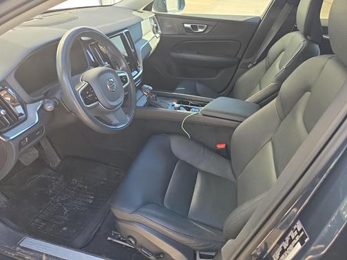 2022 Volvo V60 Cross Country T5