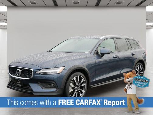 2022 Volvo V60 Cross Country T5