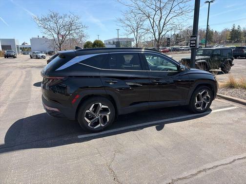 Black Pearl 2024 Hyundai TUCSON Hybrid Limited