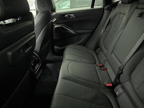 2022 BMW X6 xDrive40i