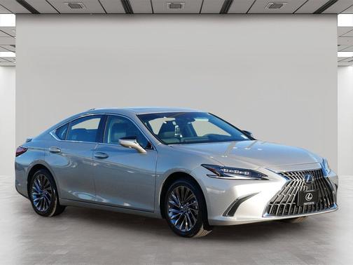 2024 Lexus ES 300h Ultra Luxury