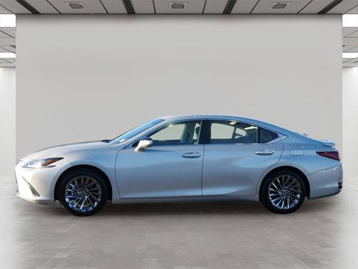 2024 Lexus ES 300h Ultra Luxury