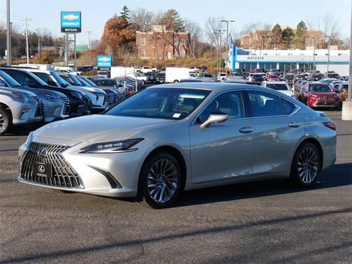 2024 Lexus ES 300h Ultra Luxury