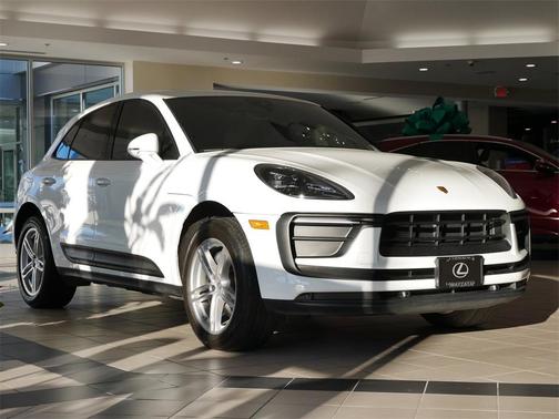 2022 Porsche Macan Base