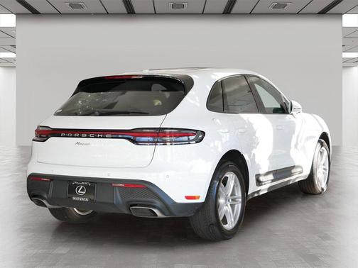 2022 Porsche Macan Base