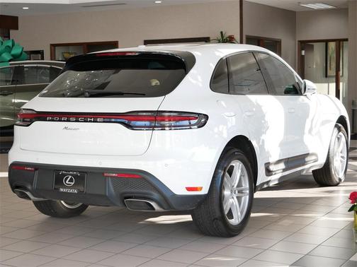 2022 Porsche Macan Base