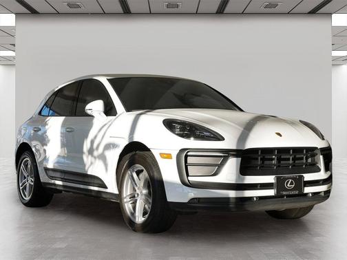 2022 Porsche Macan Base