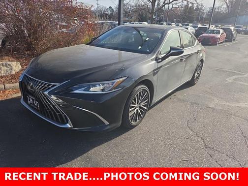 2024 Lexus ES 300h Base