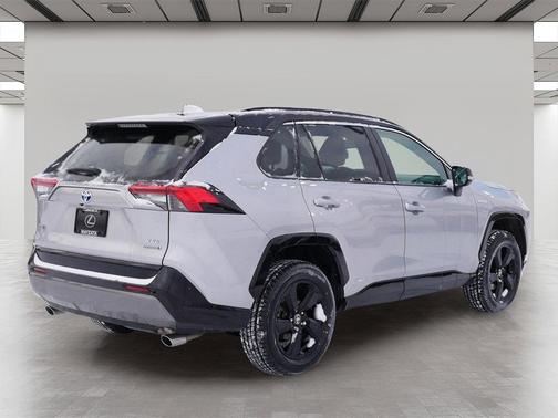 2021 Toyota RAV4 Hybrid SE
