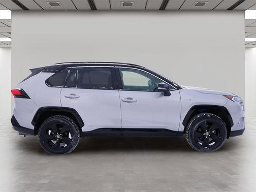 2021 Toyota RAV4 Hybrid SE