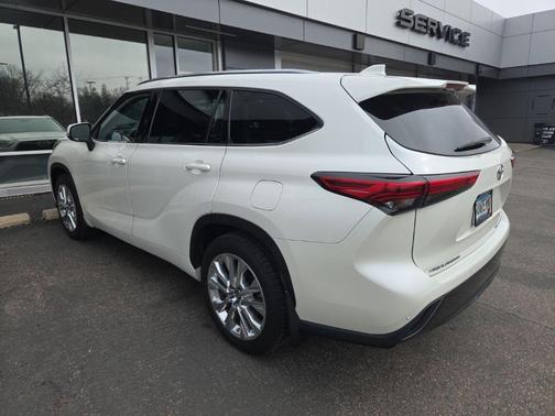 Blizzard Pearl 2021 Toyota Highlander Limited