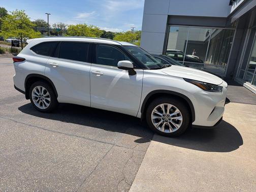 Blizzard Pearl 2021 Toyota Highlander Limited