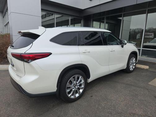 Blizzard Pearl 2021 Toyota Highlander Limited
