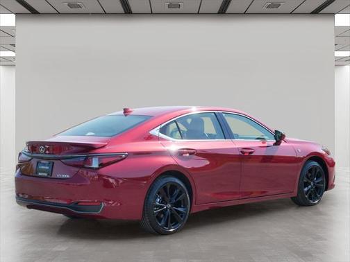 2025 Lexus ES 300h Base