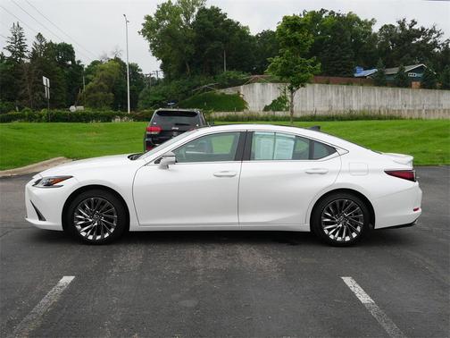 2024 Lexus ES 350 Ultra Luxury