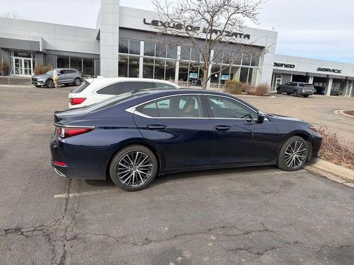 2023 Lexus ES 350 Base