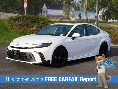 Ice Cap 2025 Toyota Camry SE