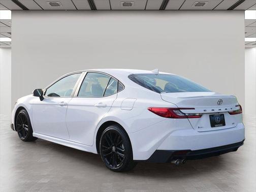 Ice Cap 2025 Toyota Camry SE