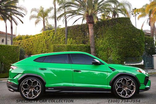 2023 Lamborghini Urus Performante