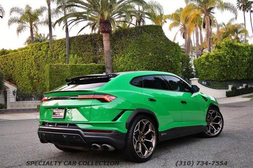 2023 Lamborghini Urus Performante