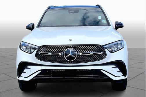 MANUFAKTUR Moonlight White Metallic 2026 Mercedes-Benz GLC 300 4MATIC