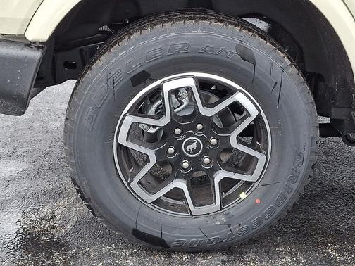 Desert Sand 2026 Ford Bronco Outer Banks