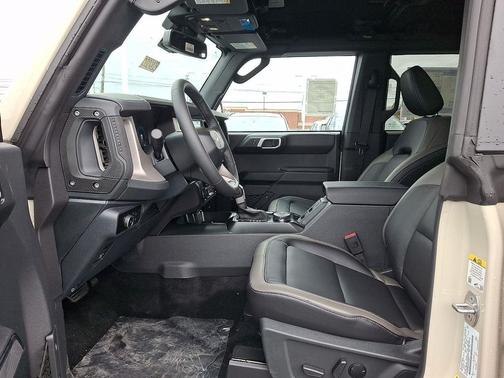 Desert Sand 2026 Ford Bronco Outer Banks