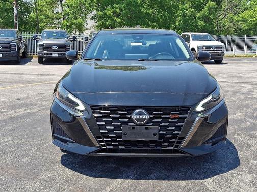 Super Black 2024 Nissan Altima SR FWD