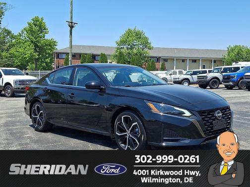 Super Black 2024 Nissan Altima SR FWD