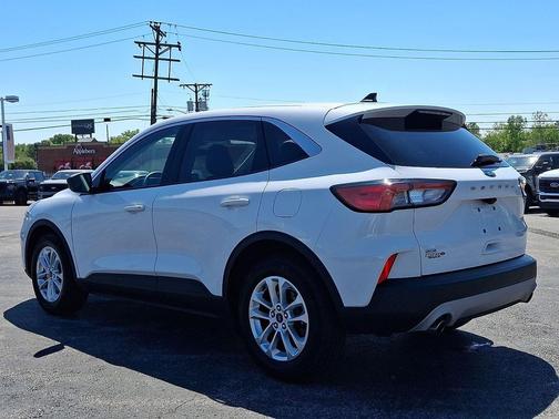 Oxford White 2022 Ford Escape SE