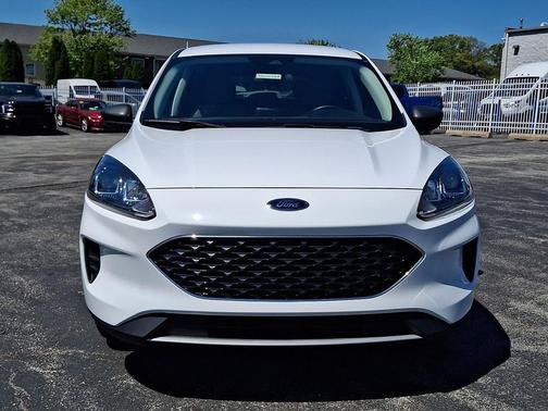 Oxford White 2022 Ford Escape SE