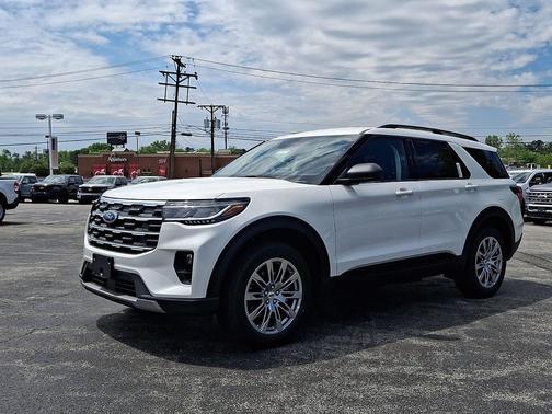 Star White Metallic Tri-Coat 2026 Ford Explorer Active